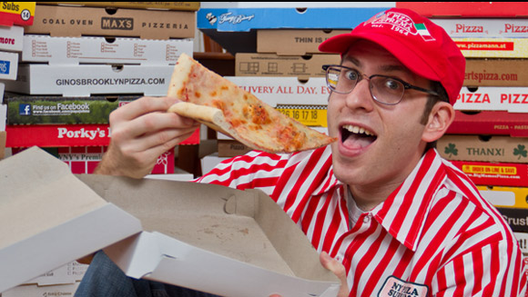 超奇怪收集痞：擁有世界多披薩盒子的男人！